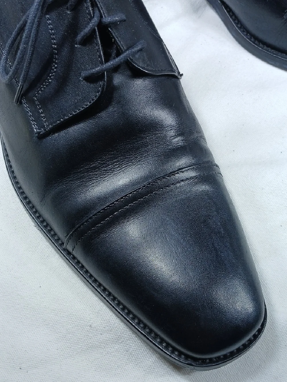 To Boot New York Black leather cap toe Oxford (Adam Derrick)